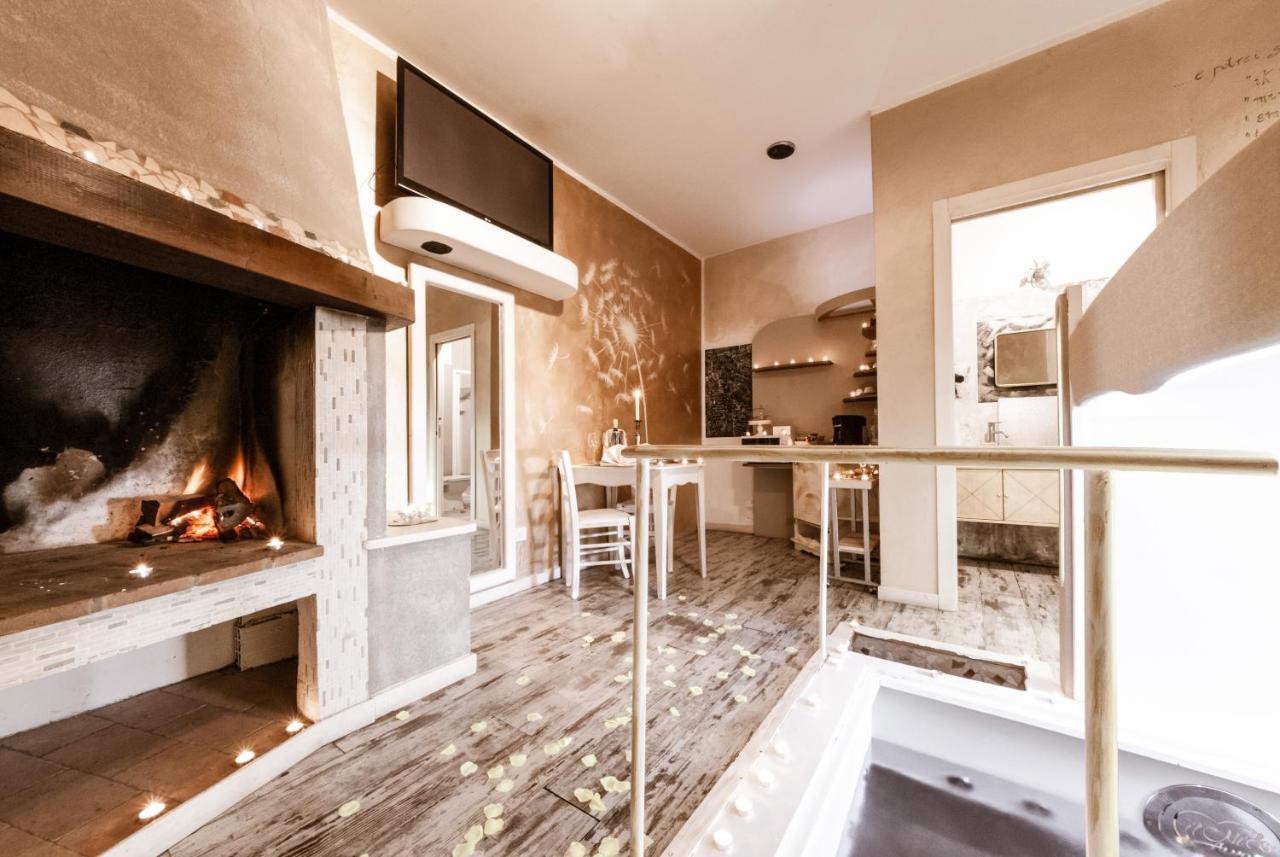 Il Nido D'Amore - Lorenzana Colombaie Bed and Breakfast Εξωτερικό φωτογραφία