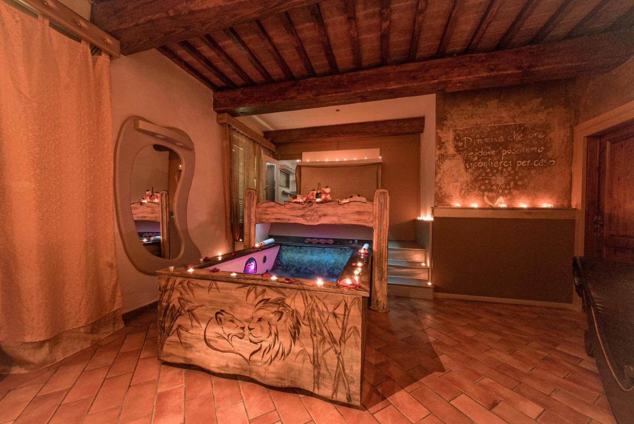 Il Nido D'Amore - Lorenzana Colombaie Bed and Breakfast Εξωτερικό φωτογραφία