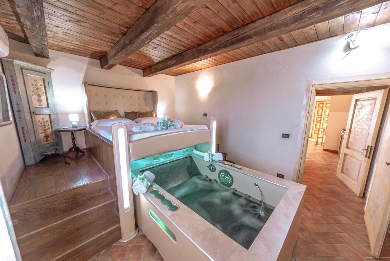 Il Nido D'Amore - Lorenzana Colombaie Bed and Breakfast Εξωτερικό φωτογραφία