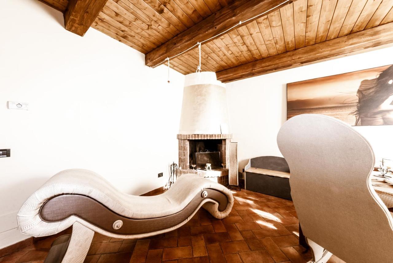 Il Nido D'Amore - Lorenzana Colombaie Bed and Breakfast Εξωτερικό φωτογραφία