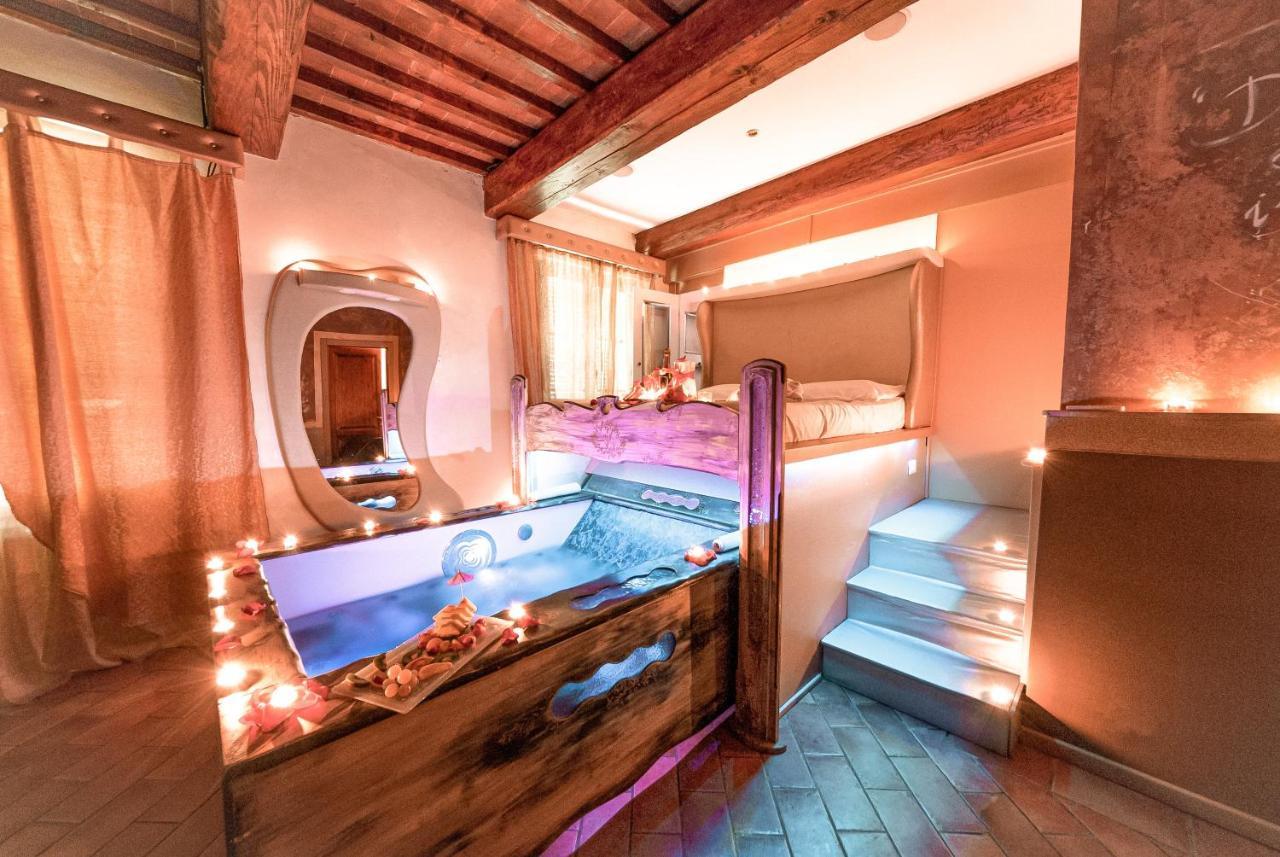 Il Nido D'Amore - Lorenzana Colombaie Bed and Breakfast Εξωτερικό φωτογραφία