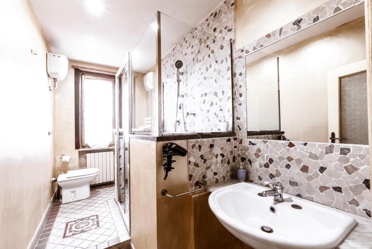 Il Nido D'Amore - Lorenzana Colombaie Bed and Breakfast Εξωτερικό φωτογραφία