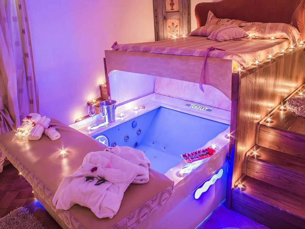 Il Nido D'Amore - Lorenzana Colombaie Bed and Breakfast Εξωτερικό φωτογραφία