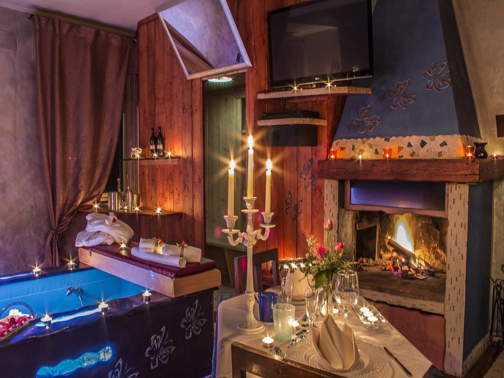 Il Nido D'Amore - Lorenzana Colombaie Bed and Breakfast Εξωτερικό φωτογραφία